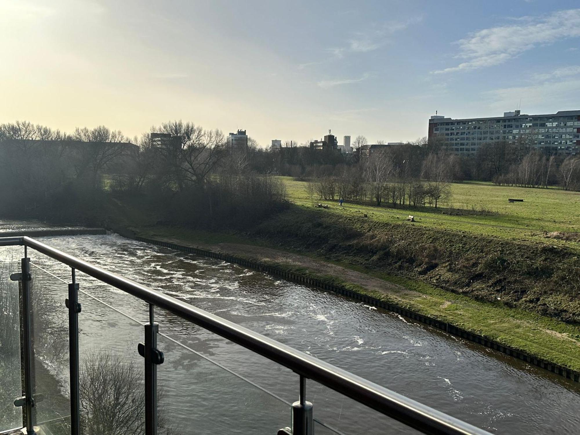 Adelphi Wharf Apartments By Beehosting Manchester Esterno foto